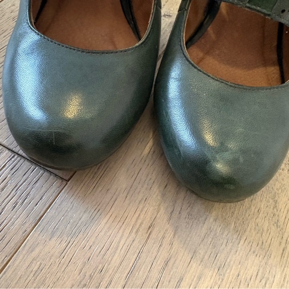 Miz Mooz Green Leather Heels - Picture 6 of 9